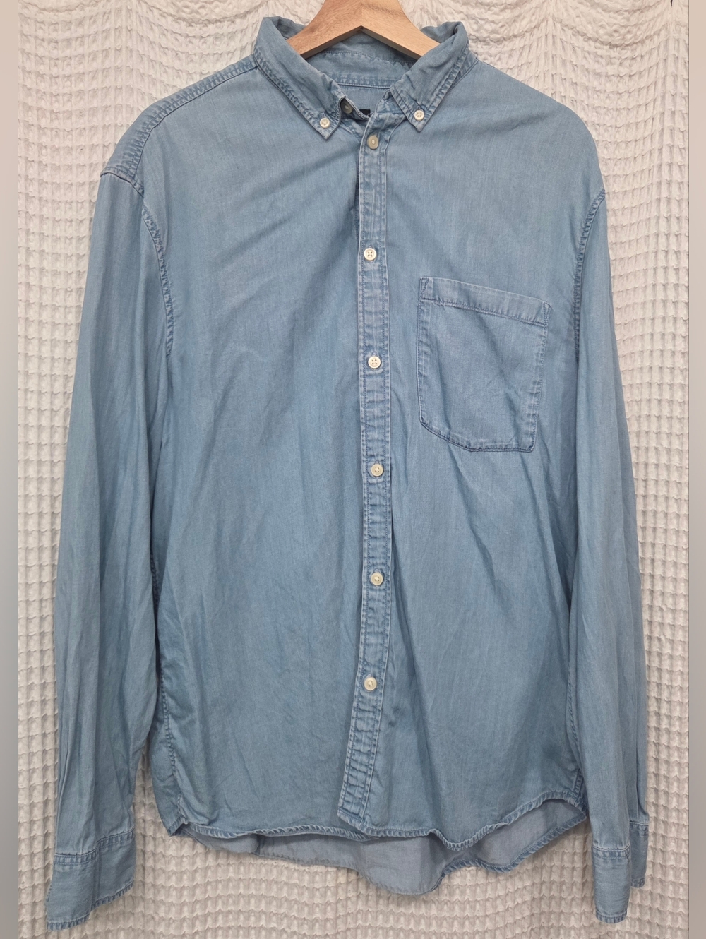 H&M Light Blue Men's Button-Down Shirt. Men's L